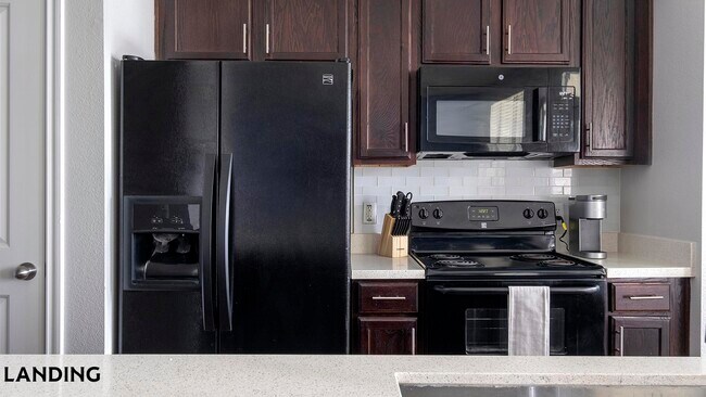 Building Photo - 14807 Woodland Hills Dr