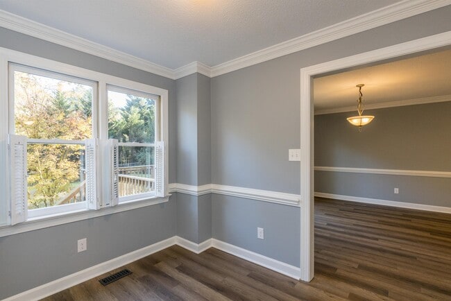 Building Photo - 508 Somerset Dr