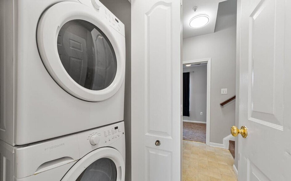 Building Photo - 5529 Lanier Ave