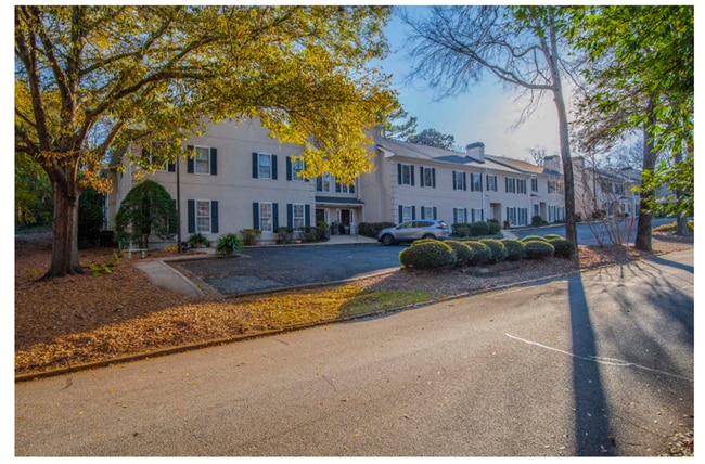 Building Photo - Beautiful 2 bedroom condo just minutes fro...