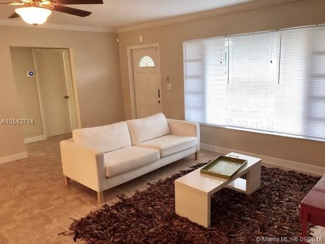 Building Photo - 216 SE 5th St