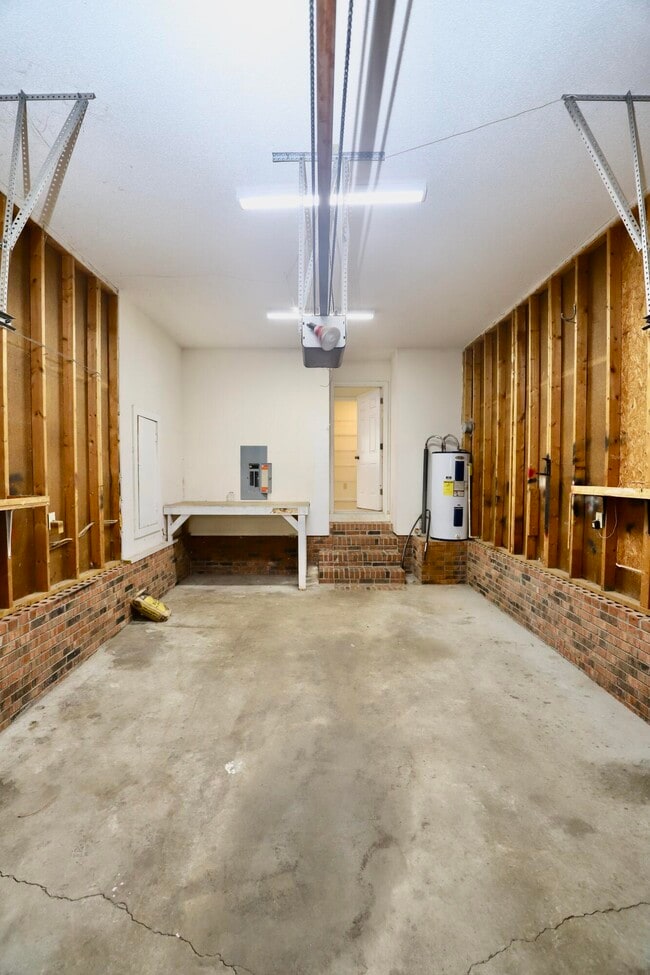 Building Photo - 21 N Trace Ct