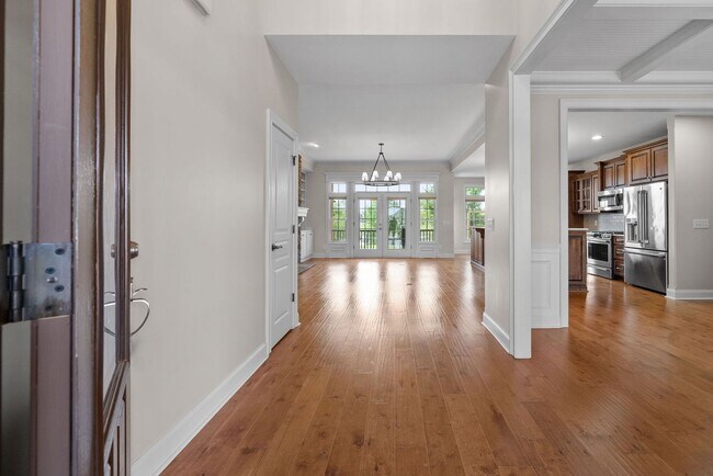 Building Photo - Pet Friendly Four Bedroom off Exit 8!