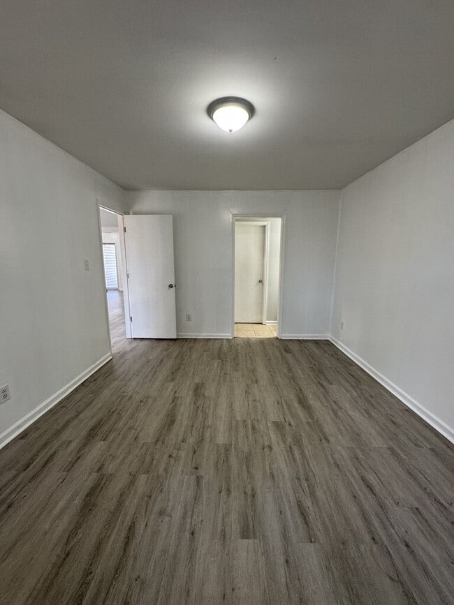 Building Photo - Beautiful 3 Bedroom, 2 Bath Home-3016 E. Windgate Ct.