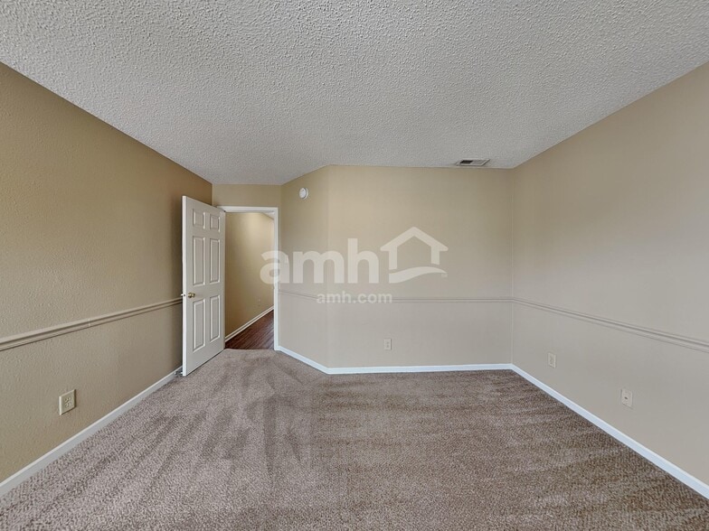 Building Photo - 13426 Allegiance Dr