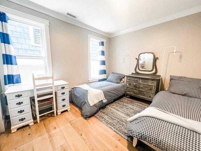 Building Photo - 69 Falcon St