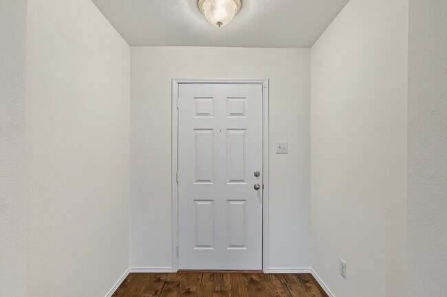Building Photo - Single Family 3 Bedroom for Rent