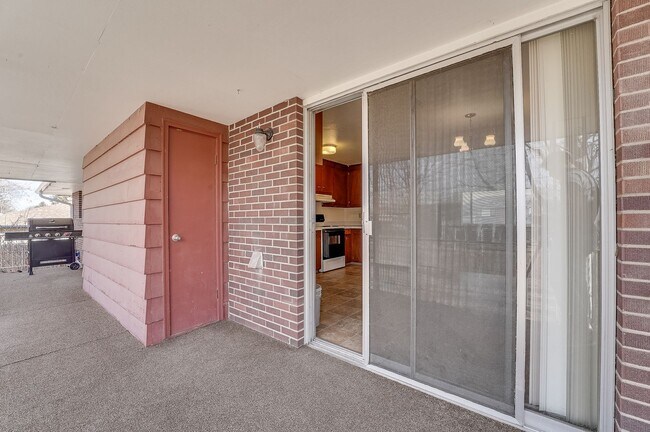 Building Photo - Dotsero1605 (BR-LN)