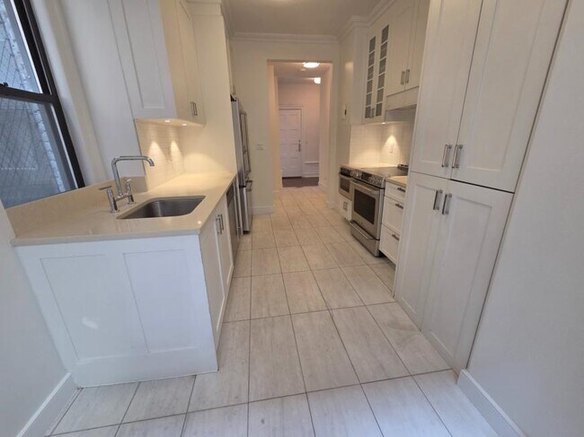 Building Photo - 3 bedroom in New York NY 10028