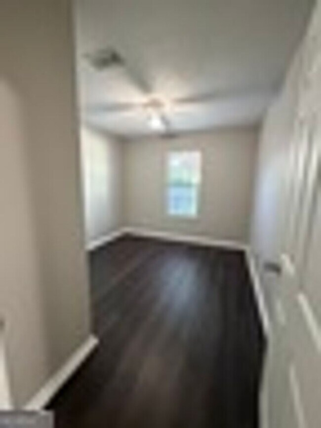 Building Photo - 73 Talbot Ct