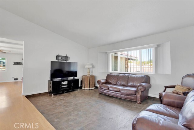 Building Photo - 26665 Lakeview Dr