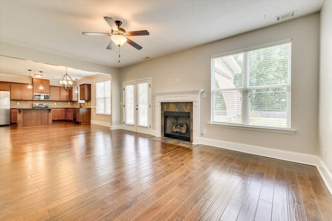 Building Photo - 127 Radcliff Dr