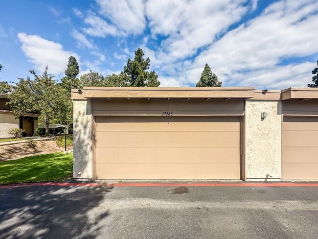 Building Photo - SD: Spacious 2BD/2BA Condo in Rancho Bernardo with Club Amenities, 2-Car Garage & Private Patio