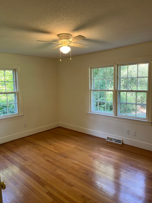 Building Photo - 4718 Rembert Dr