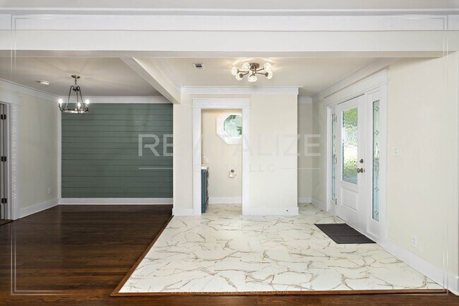 Building Photo - 80 N Hathaway Rd