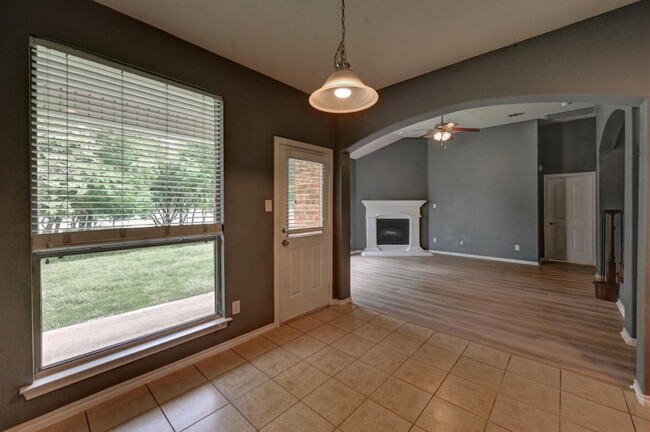 Building Photo - 5755 Skinner Way