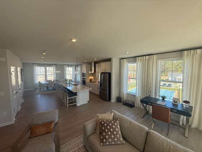 Building Photo - 9221 Magellan Pkwy