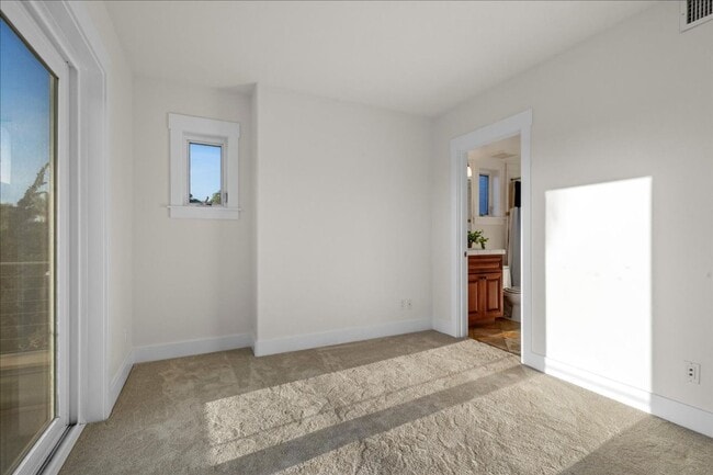 Building Photo - 411 Orange Ave