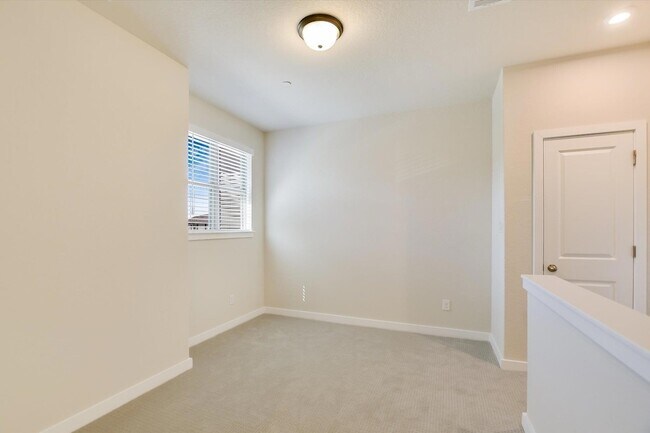 Building Photo - 2500 Forest Creek Dr
