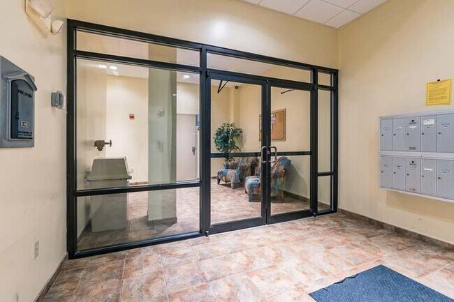 Building Photo - 79 Washington St