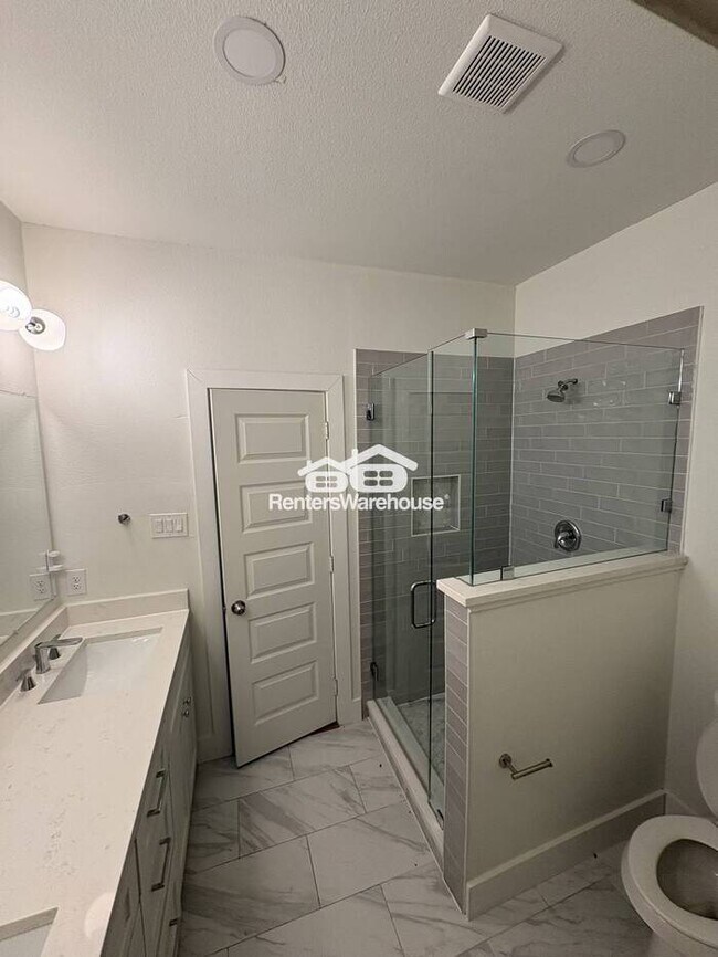 Building Photo - New 3 bed 2 bath Home in the Heart of Gree...