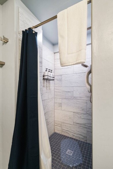 Building Photo - 1212 Circle Dr