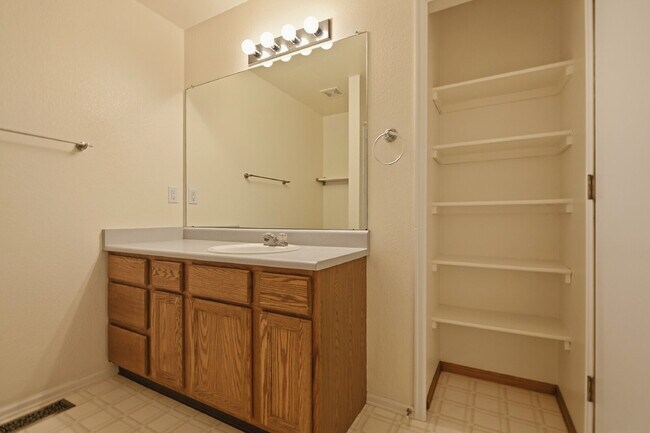 Building Photo - $2,995.95 | 4 Bed, 2 Bath Single Family Westminster Home – Central A/C and heating, In Unit Washe...