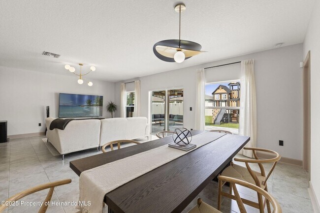 Building Photo - 12948 Conquistador Loop