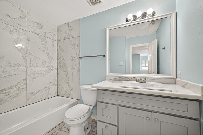 Building Photo - 6710 Bellaire Gardens Dr