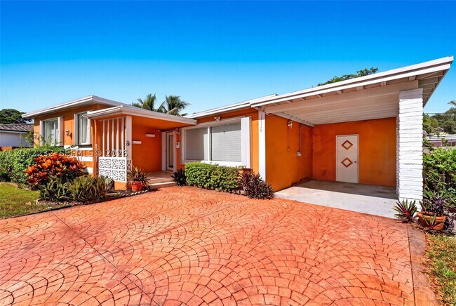 Building Photo - 12140 NE Miami Pl