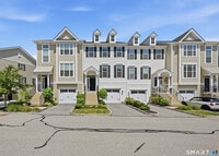 Building Photo - 15 Moorland Dr