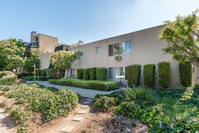 Building Photo - 4653 Fulton Ave