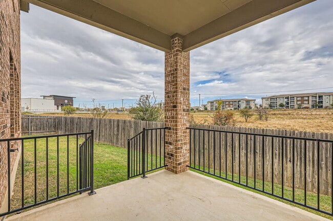 Building Photo - 14715 Bedstraw Dr