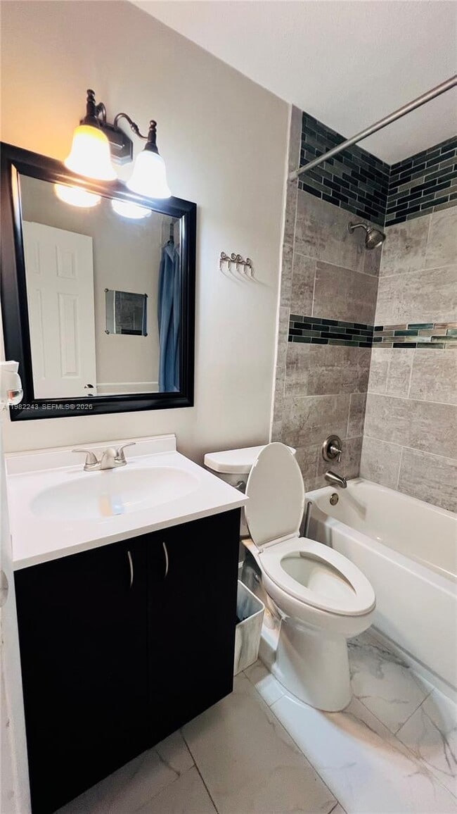 Building Photo - 581 SW Banks Terrace