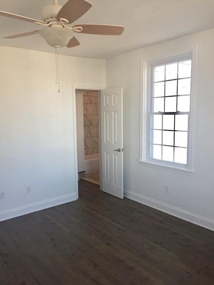 Building Photo - 5508 Hampnett Ave