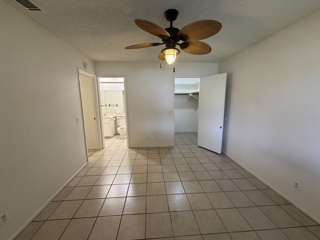 Building Photo - 1594 Christopher Ln