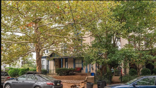 Building Photo - 413 N 33rd St