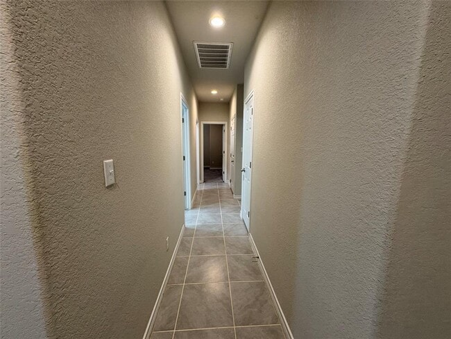 Building Photo - 147 Mary Max Cir