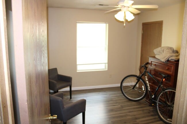 Building Photo - 606 Vattier Street