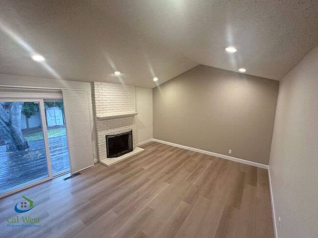 Building Photo - $4095 - Beautiful Remodeled Home on Cul-de...