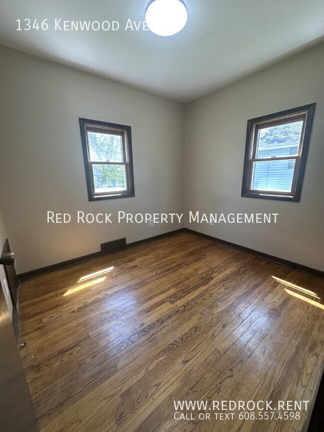 Building Photo - 1346 Kenwood Ave