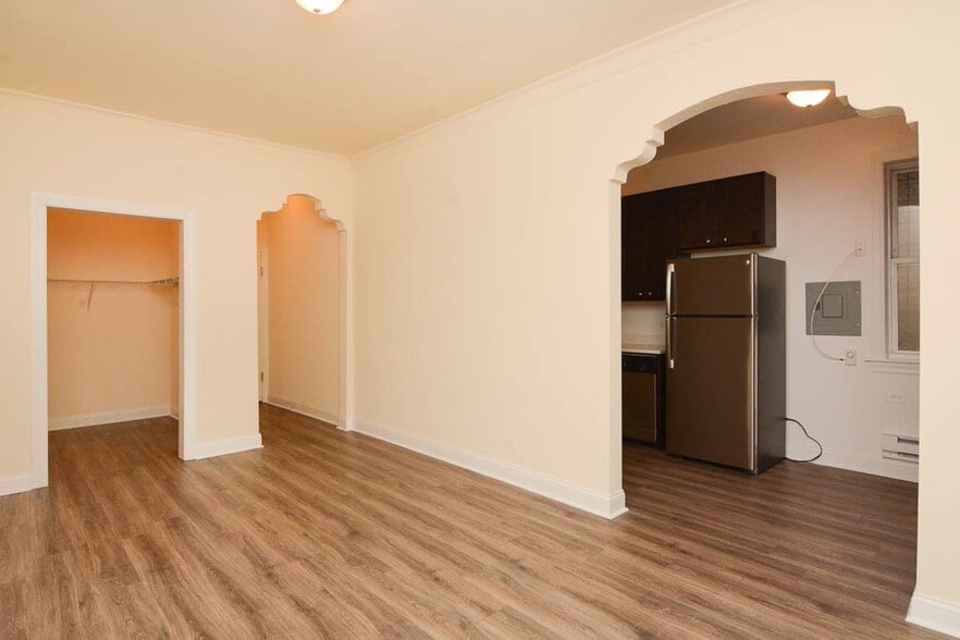 Building Photo - 2936 W Palmer St