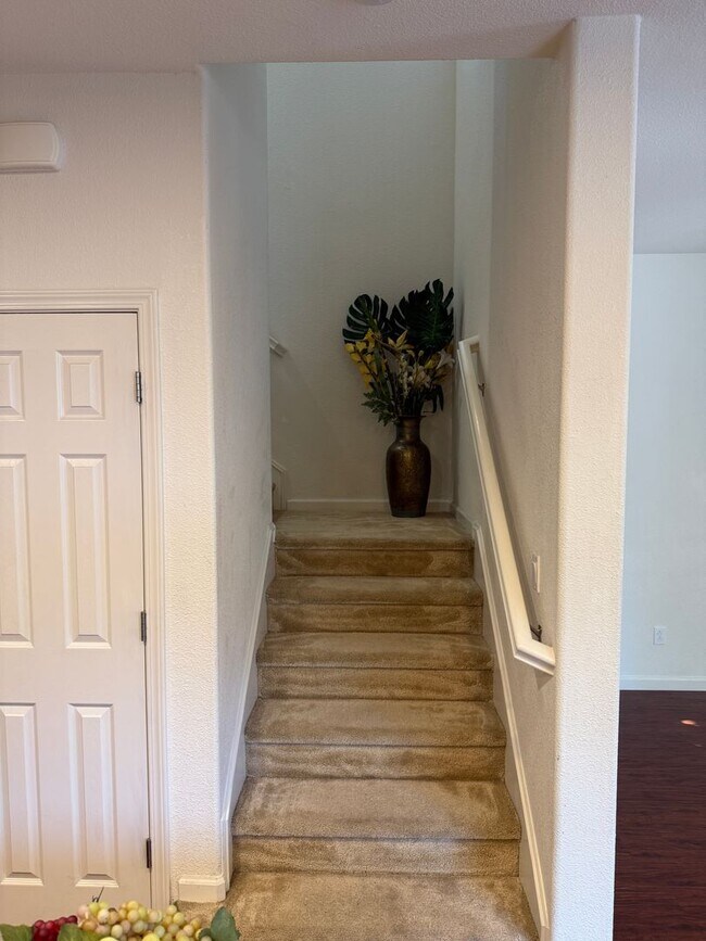 Building Photo - MODERN NEWER 3 BEDROOM 2 STORY FAIRFIELD *...