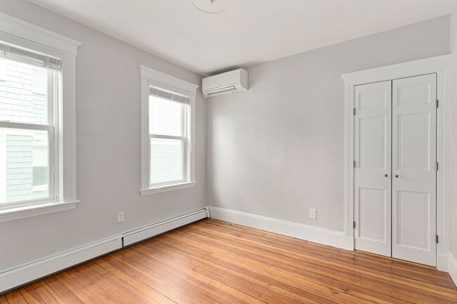 Building Photo - 12 Chilton St
