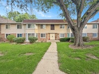 Building Photo - 3008 Roberts Dr