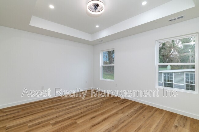 Building Photo - 3412 Ashland Ave