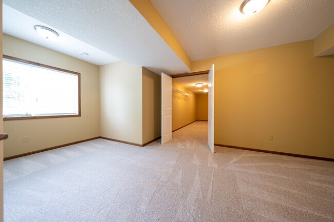 Building Photo - 15515 59th Pl N