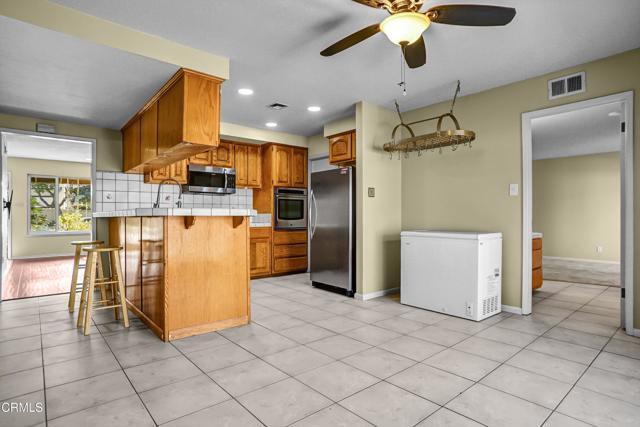 Building Photo - 1307 S Petit Ave