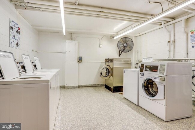 Building Photo - 560 N Street SW Unit UNIT N409