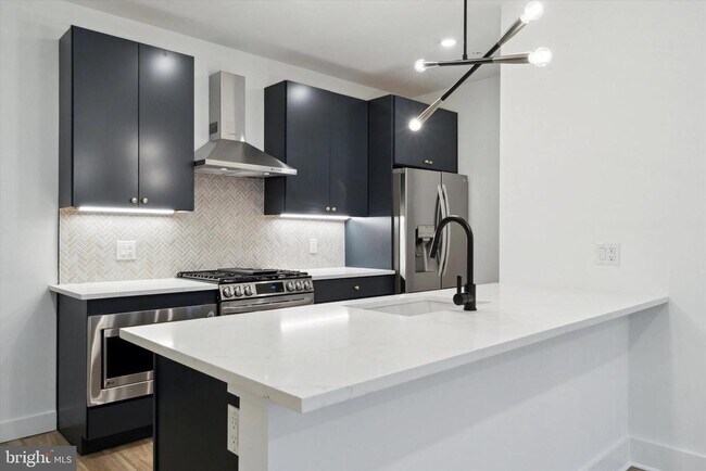 Building Photo - 2636 E York St